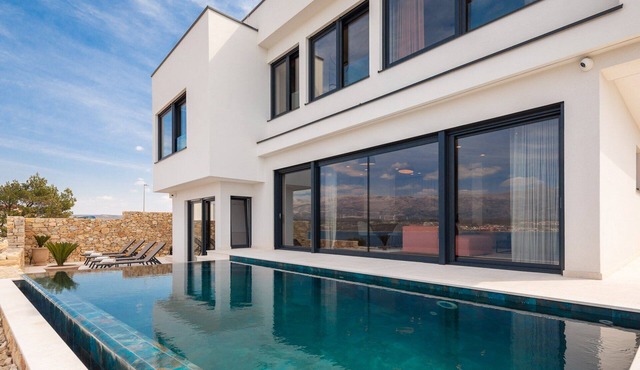 Luxury Villa Sinatra with Pool