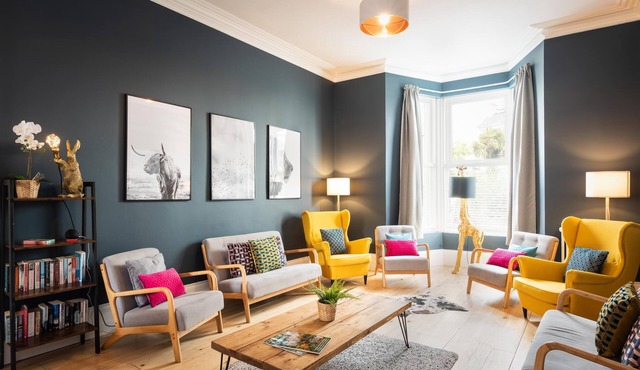 Luxury Villa sleeps 14 by the sea in Teignmouth - cinema room, hot tub