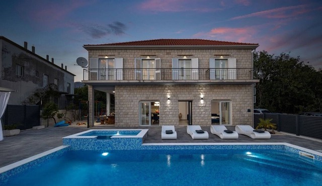Luxury Villa Stone Oasis Hvar with pool, jacuzzi