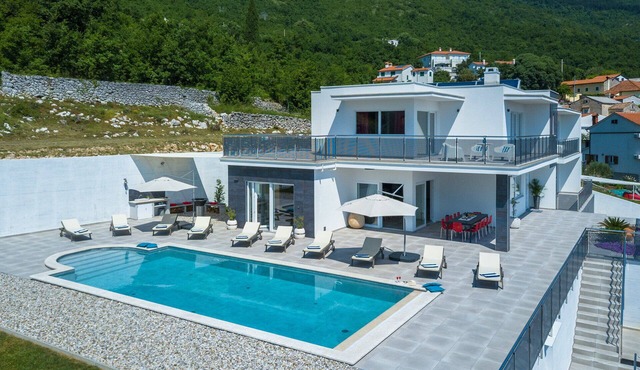 Luxury Villa Sunset Sailor with Pool