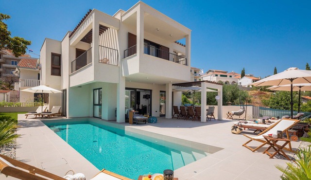Luxury Villa The North Star with Pool