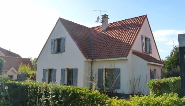 LUXURY VILLA TO RENT LARGE CAPACITY