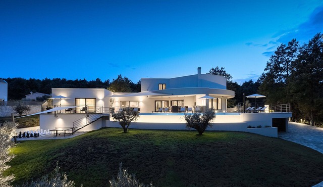 Luxury Villa Viktor Tireli for up to 14 guests by Istrabook