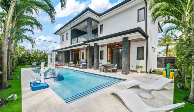 Luxury Villa w/Heated Pool/Jacuzzi/6BR/Games/Miami