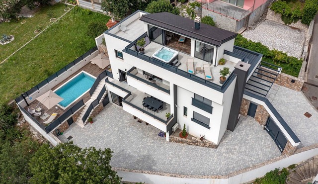 Luxury villa with a swimming pool Novi Vinodolski (K-23484)
