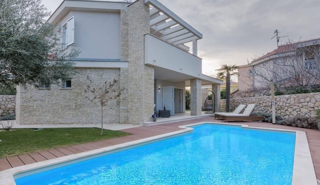 Luxury Villa White Rose with the Pool near Zrče Beach