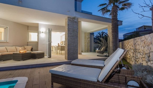 Luxury Villa White Rose with the Pool