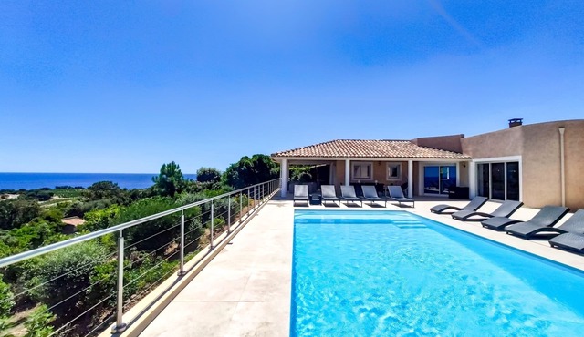 Luxury villa with exceptional sea view! 10 to 12 people