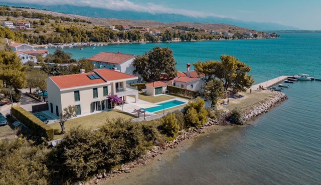 Luxury villa with a swimming pool Vlašići, Pag (K-25230)