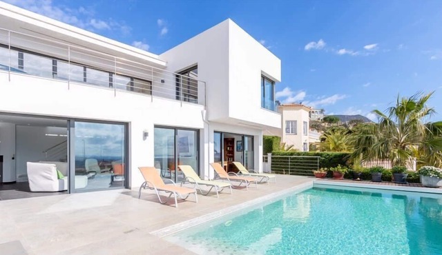 Luxury Villa with Jacuzzi and private Pool - Costa Brava
