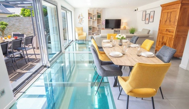 Luxury villa with indoor pool, 5 minutes from the sea via Groom*