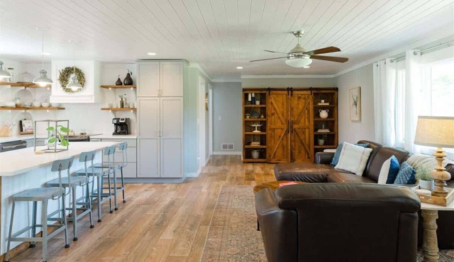 Luxury Villa with Gym & Trails - Pets Welcome!