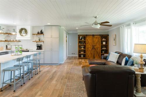 Luxury Villa with Gym & Trails - Pets Welcome