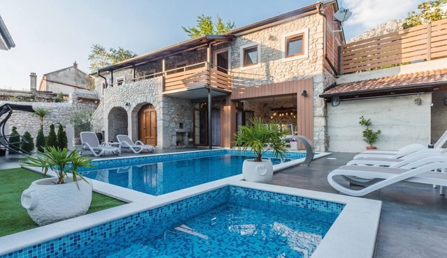 Luxury villa with heated pool, quiet location - TRAVELER Reiseburo Krk - ID 2204