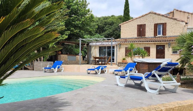 Luxury villa with infinity pool & spa 5 min from downtown Nîmes
