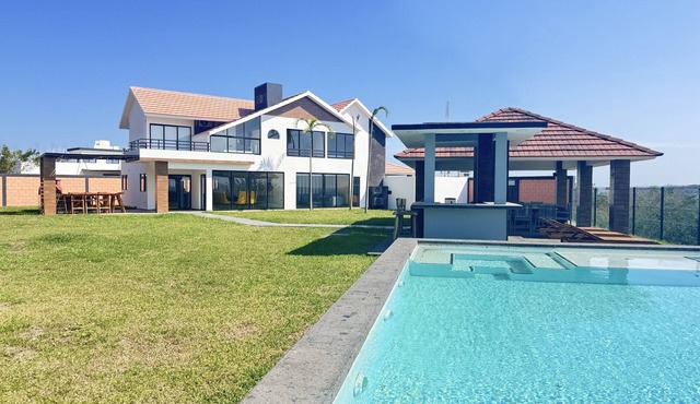 Luxury villa 🌅 with lagoon-facing bathtub, jacuzzi, grill and pizza oven 🍕