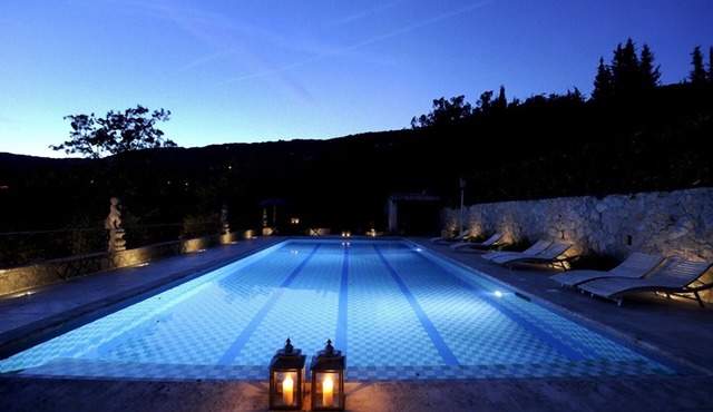 Luxury villa with large pool in a fabulous location with great views