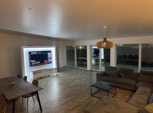 Luxury villa with modern design & spa bathroom