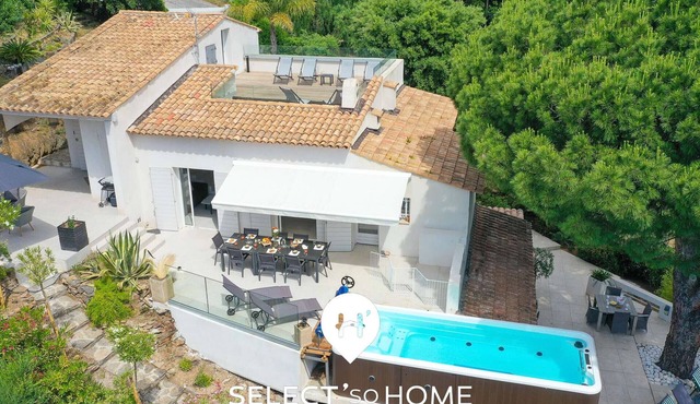 Luxury Villa with Pools and Relax Area in Aiguebelle for 10 people