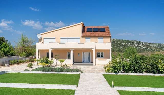 Luxury Villa with Pool, Zaton