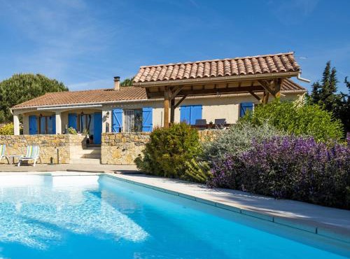 Luxury villa with pool in Malviès