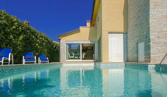 Luxury villa with private pool with sea view close to the city center of Poreč