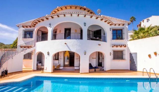 Luxury villa with sea and mountain views