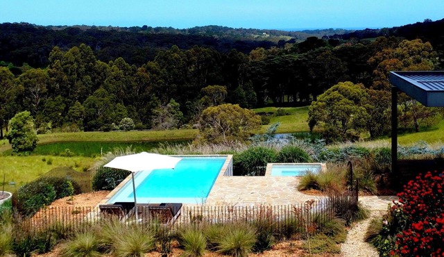 Luxury Villas Allambee at Red Hill (Farm Stay)