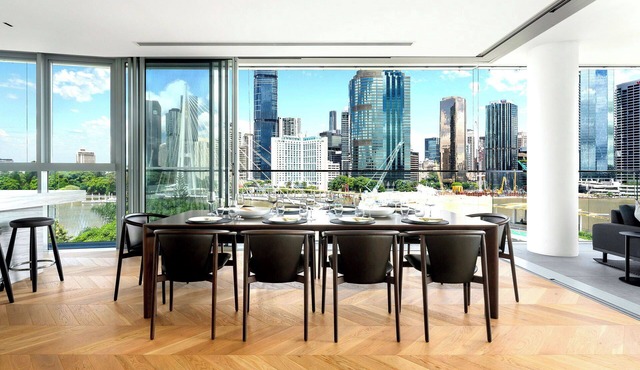 Luxury Villas Brisbane Skyhome (With City Views)