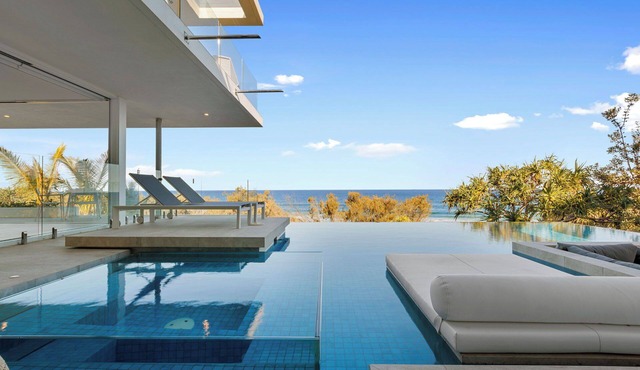 Luxury Villas Beaches at Sunrise (Heated Pool)