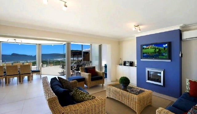 Luxury Villas Beachfront on the Esplanade at Umina Beach