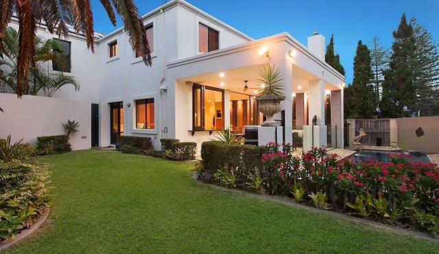 Luxury Villas Beach Villa (Ocean Views)