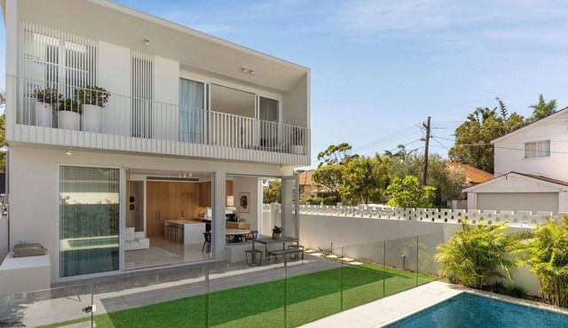 Luxury Villas Bondi Pool Oasis (Walk to the beach)