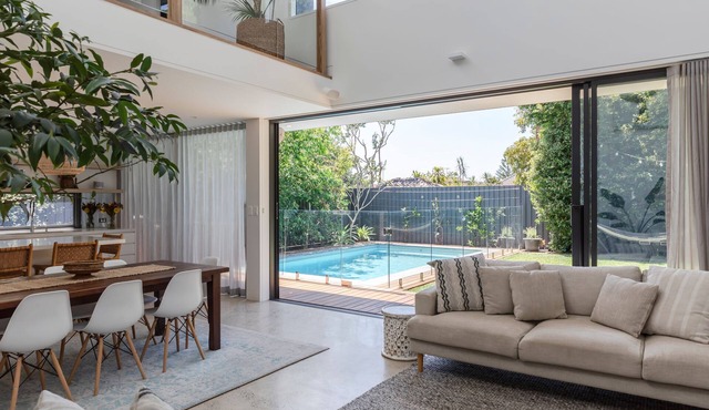 Luxury Villas Clovelly Pool Escape (Walk to the beach)