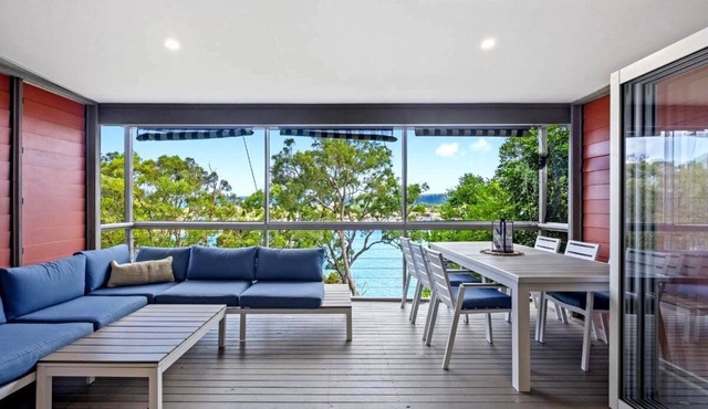 Luxury Villas Cottage in Paradise at Daleys Point (Walk to the beach)