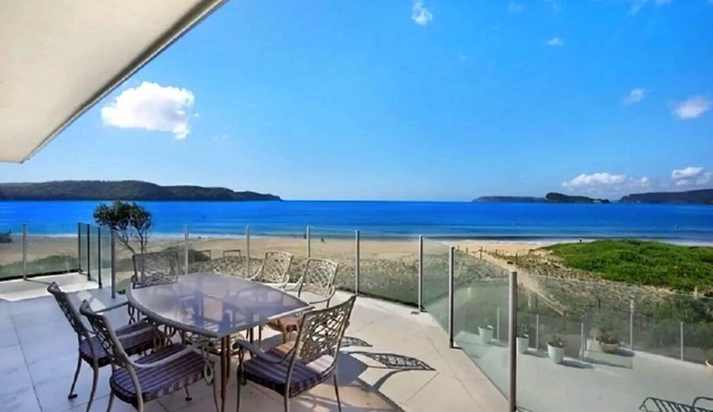 Luxury Villas Ocean View on the Esplanade (Walk to the beach)