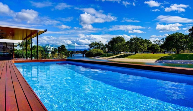 Luxury Villas Whitehaven (Heated pool)