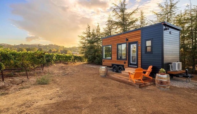 Luxury Vineyard Escape w Fireplace - Syrah
