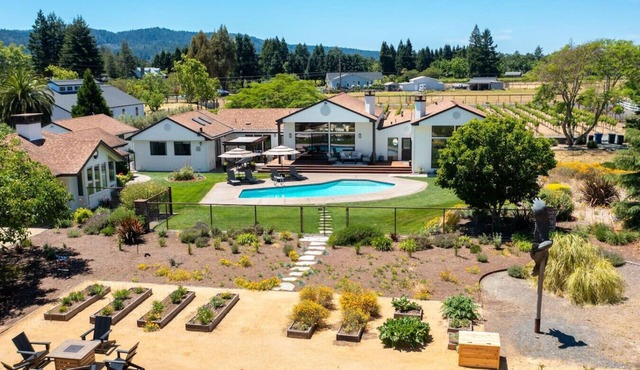 Luxury Vineyard Estate | Walk to Wineries, Pool