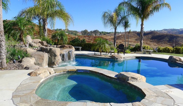 Luxury Vineyard Estate on Deportola Wine Trail - Mountain & Vineyard View