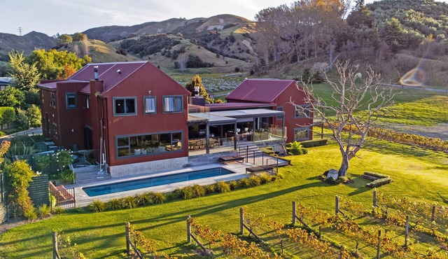 Luxury Vineyard Lodge in the Hawkes Bay