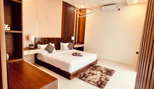 Luxury VIP Villa in the center of Kuta Lombok with private pool and garden