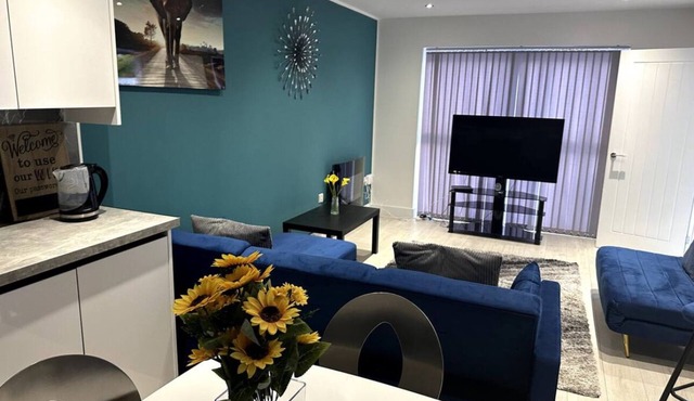 *LUXURY Warm WHOLEHOUSE 10mins to CityCentre