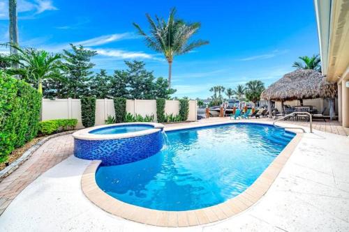 Luxury Water Front, Heated Pool & Jacuzzi, 5bdrm