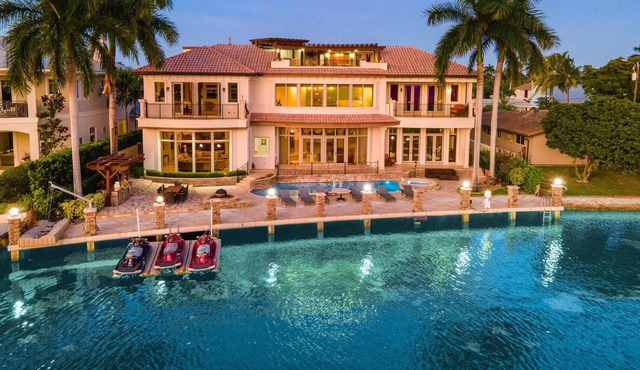 Luxury Waterfront Oasis【Casa del Toro】