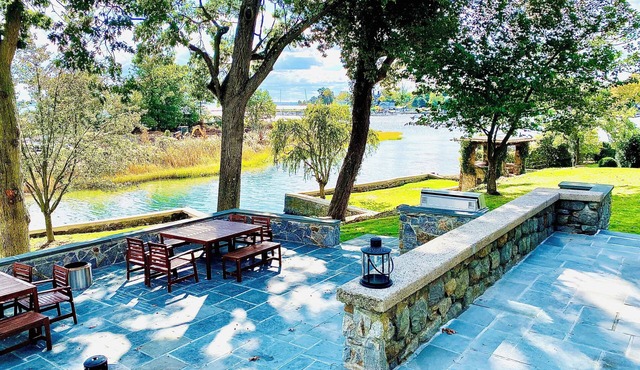 Luxury Waterfront Estate · Sleeps 18 · 45-Min Drive to FIFA World Cup Stadium