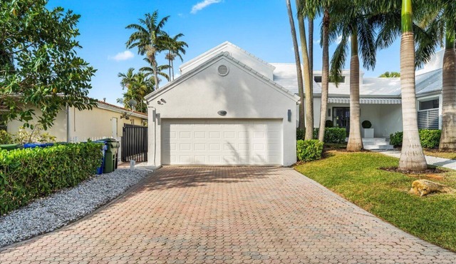 Luxury Waterfront Hideaway Retreat - King Bed - Fast WiFi - 70’ dock