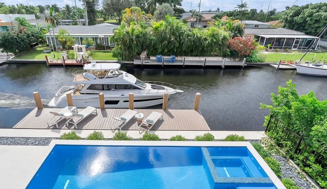 Luxury Waterfront Stay Two Story Villa near Las Olas and Beach