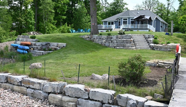 Luxury Waterfront Cottage 1000 Islands 6 BR, 4.5 Baths Book your 2026 vacation!