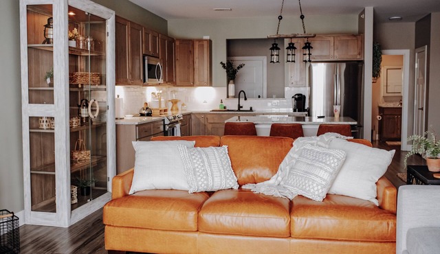 Luxury Waterfront 2BR w/King Suite